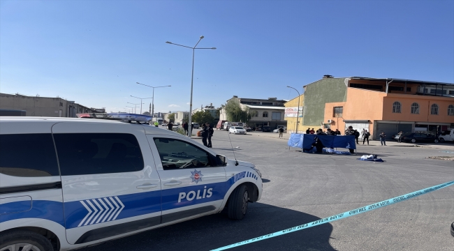 Konya'da tıra çarpan motosikletteki 2 kişi öldü