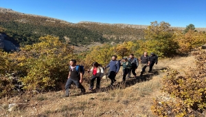 Sivas'ta doğa tutkunları Demiryazı Ormanları'nın güzelliklerini keşfetti