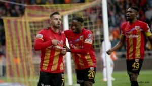 Son Dakika: Kayserispor-Adana Demirspor Maçı öncesi biber gazı kullanımına ilişkin açıklama Valilikten geldi