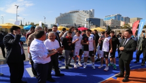 Vali Çiçek ile Başkan Büyükkılıç basketbol oynadı