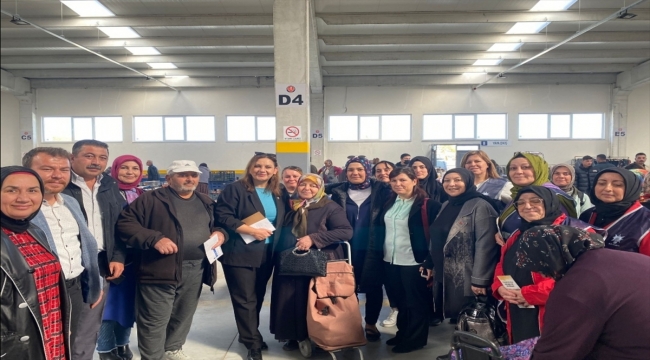 AK Parti İl Kadın Kolları yöneticileri Mahmudiye'de ziyaretlerde bulundu