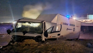 Aksaray'da şarampole devrilen kamyonetteki 2 kişi yaralandı