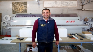 Babasından devraldığı mobilya atölyesini Avrupa'ya açtı