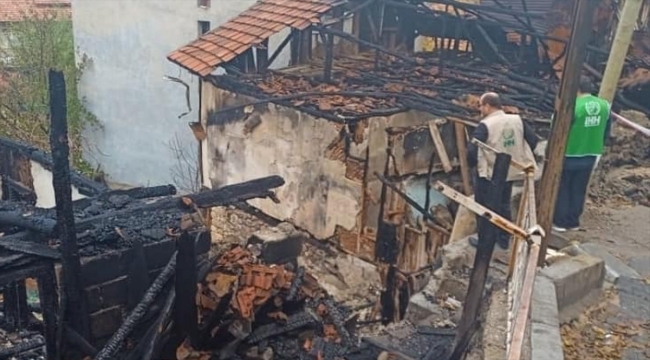 Beypazarı'nda evleri yanan ailelere İHH'dan destek