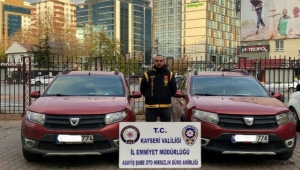 Cin fikirlileri Oto Hırsızlık Amirliği yakaladı! Çalıntı otomobilin plakasını başka araçta kullanan zanlı yakalandı