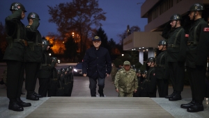 Cumhurbaşkanı Erdoğan, Milli Savunma Bakanı Akar'dan telefonda bilgi aldı