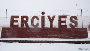 Erciyes Kayak Merkezi'nde kar kalınlığı 20 santime ulaştı