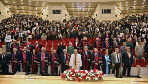 ERÜ Tıp Fakültesinde eğitime başlayan 375 öğrenci beyaz önlük giydi