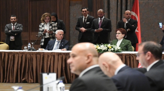 İYİ Parti Genel Başkanı Akşener, parti yöneticileri ve milletvekilleriyle bir araya geldi