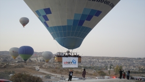 Kapadokya'da balonlar lösemili çocuklara dikkati çekmek için uçtu