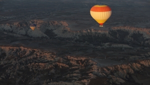 Kapadokya'da rüzgar balon turlarını engelliyor