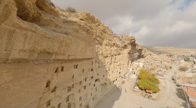 Karaman'da Tarihi Taşkale Tahıl Ambarları ve Manazan Mağaraları FPV dronla görüntülendi