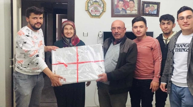 Karaman'da üniversite öğrencilerinden şehit ailelerine ziyaret