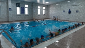 Kayseri Büyükşehir Belediyesi 10 ayda 60 bin kişiye yüzme kursu verdi