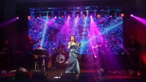 Kayseri'de Ağız ve Diş Sağlığı Haftası etkinliğinde Yonca Lodi sahne aldı