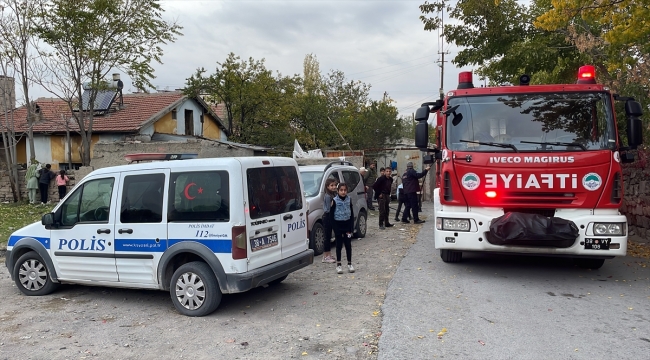 Kayseri'de evde çıkan yangında biri çocuk 3 kişi yaralandı