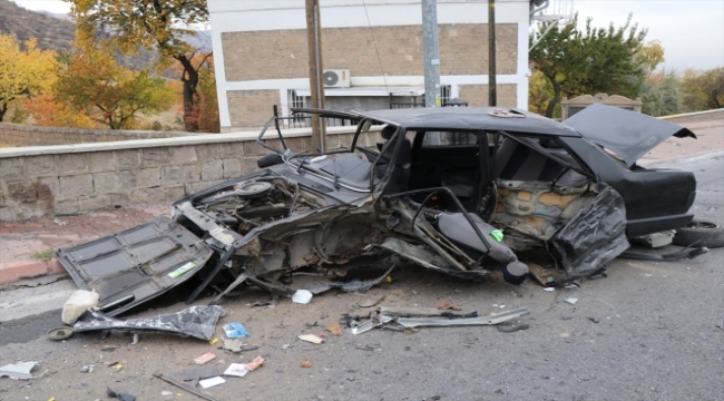 Kayseri'de iki otomobil çarpıştı: 4 yaralı