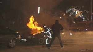 Kayseri Talas'ta park halindeki otomobil yandı