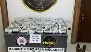 Kiralık araçlarla uyuşturucu taşıyan 2 zanlı Kayseri'de yakalandı