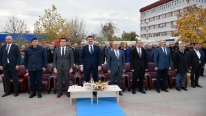 Kırıkkale'de çiftçilere ekmeklik ve makarnalık buğday tohumu ile arı kovanı dağıtıldı