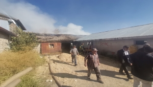 Konya'da ahır ve samanlıkta çıkan yangın söndürüldü