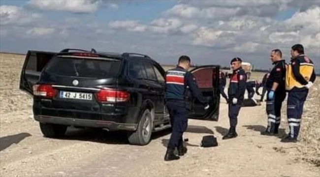 Konya'da bir çift otomobilde ölü bulundu