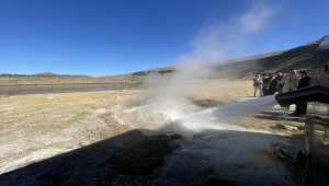 Niğde'de jeotermal sera kuracak firma yetkilileri alanı inceledi
