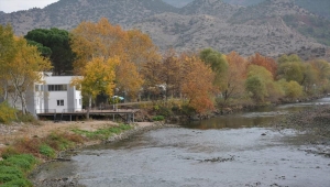 Sakarya Nehrinin çevresi sonbahar renkleriyle ilgi görüyor