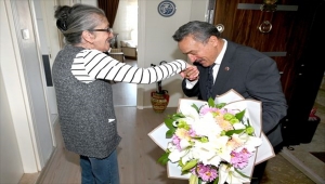 Seydişehir Belediye Başkanı Tutal'dan ilkokul öğretmenine sürpriz ziyaret