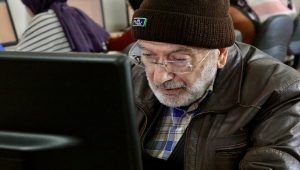 Torunlarından etkilenerek 70 yaşında bilgisayar kursuna başladı