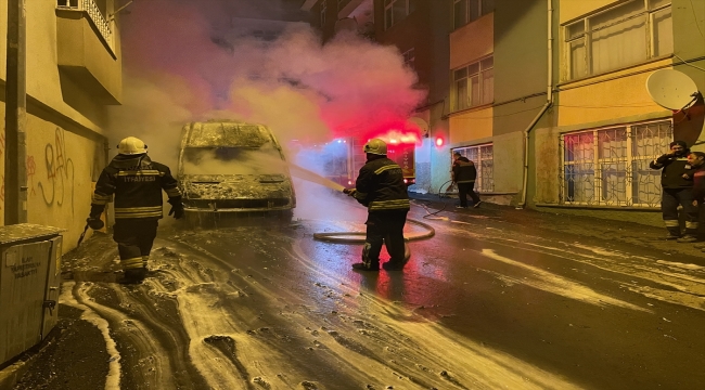 Yozgat'ta Türk Kızılaya ait park halindeki kan bağışı minibüsü yandı