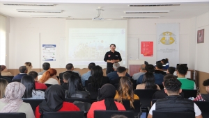 Yunak'ta üniversite öğrencilerine afet farkındalık eğitimi verildi