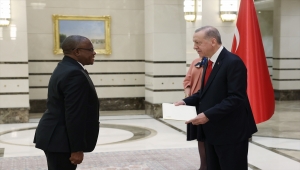 Zambiya Büyükelçisi Sikazwe, Cumhurbaşkanı Erdoğan'a güven mektubu sundu