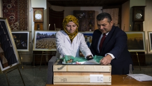 Adana'dan 20 yıl önce çalınan çinilerden biri daha Türkiye'ye getirildi