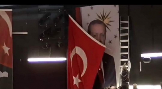 AK Parti'den Cumhurbaşkanı Erdoğan'ın fotoğrafının kapatılmasına tepki
