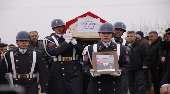 Aksaray'da trafik kazasında yaşamını yitiren uzman çavuş toprağa verildi