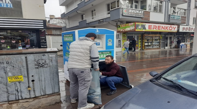 Akşehir'de tesktil atık kumbaraları ilgi görüyor