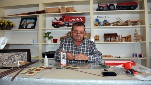 Annesinin vefatıyla girdiği bunalımdan ahşaptan maketler yaparak kurtuldu