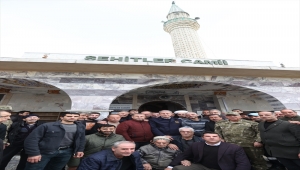 Bakan Akar ve beraberindeki TSK komuta kademesi Gökçeada'da