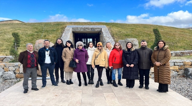 Balkan ülkelerinden konuklar Kırşehir'in tarihi ve kültürel mekanlarını gezdi