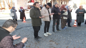 Beyşehir'de eşi tarafından öldürülen Ece, ölüm yıldönümünde anıldı