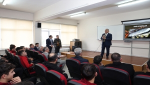  Büyükkılıç "Kariyer Günleri" kapsamında öğrencilerle buluştu