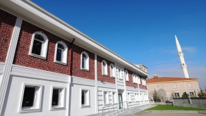 Çolakbayrakdar yapımı tamamlanan Kur'an kursu binasını inceledi