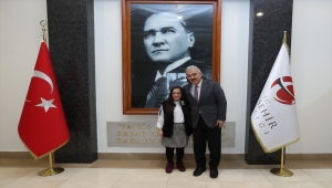 Down sendromlu İrem, bir günlüğüne "Açık Kapı Görevlisi" oldu