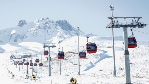 Erciyes Kış Sporları ve Turizm Merkezi'nde kayak sezonu başladı