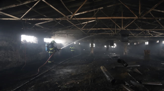 Eskişehir'de tavuk çiftliğinde çıkan yangında 23 bin civciv telef oldu