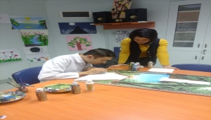 Eskişehirli otizmli gencin yaptığı resimler evinin duvarlarını süslüyor