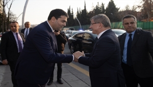 Gelecek Partisi Genel Başkanı Davutoğlu, Demokrat Parti Genel Başkanı Uysal'ı ziyaret etti