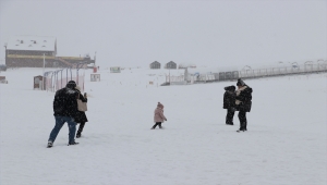İç Anadolu'nun zirvesi Erciyes'te kar yağışı etkili oluyor