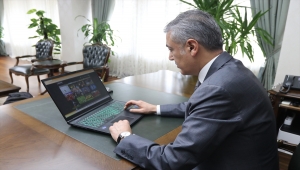 Karaman Valisi Akkoyun "Şampiyonlar" fotoğrafına oy verdi